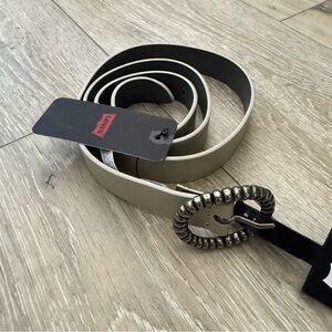 Levi's Women's Cream Belt Size L